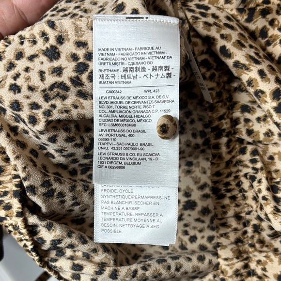 NWOT Levi's Tan Leopard Print Blouse - Picture 5 of 5